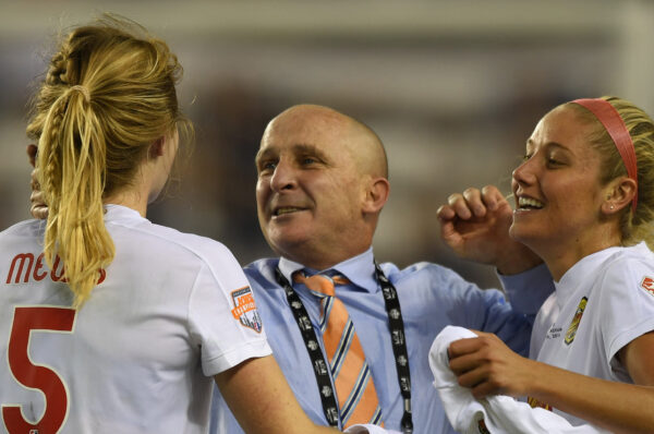 Suspenden de por vida a cuatro técnicos del fútbol femenino estadounidense por abuso sexual