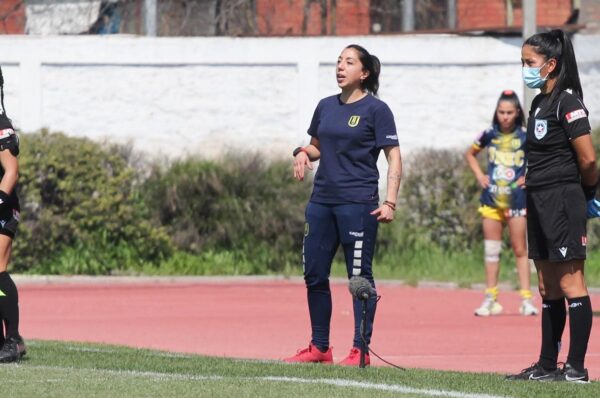 Paula Andrade deja de ser DT de Universidad de Concepción