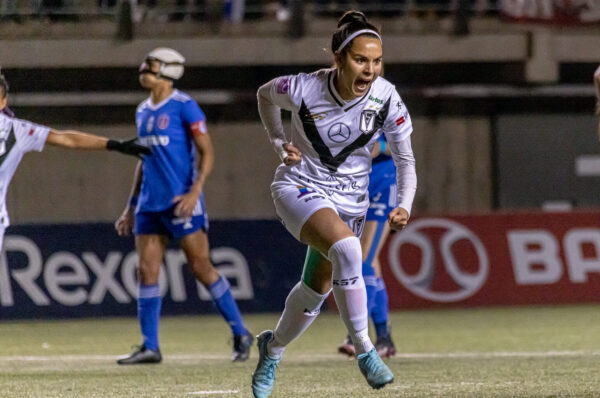 Su Helen Galaz renueva con Santiago Morning por todo 2023