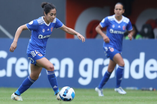 Universidad de Chile confirma la salida de Yessenia López que se aproxima a Colo-Colo