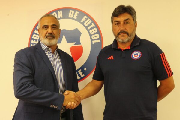Oficial: José Letelier deja de ser entrenador de la Selección Chilena