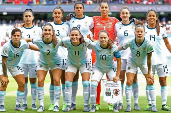 Argentina da a conocer su nómina para el amistoso ante La Roja