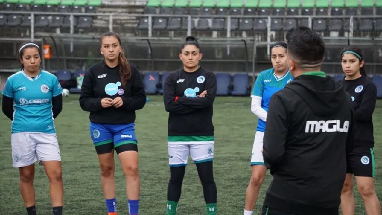 Deportes Puerto Montt inicia la pretemporada con su primera jugadora profesional