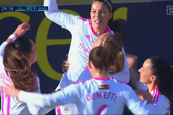 Karen Araya la rompe con gol olímpico en la previa del repechaje