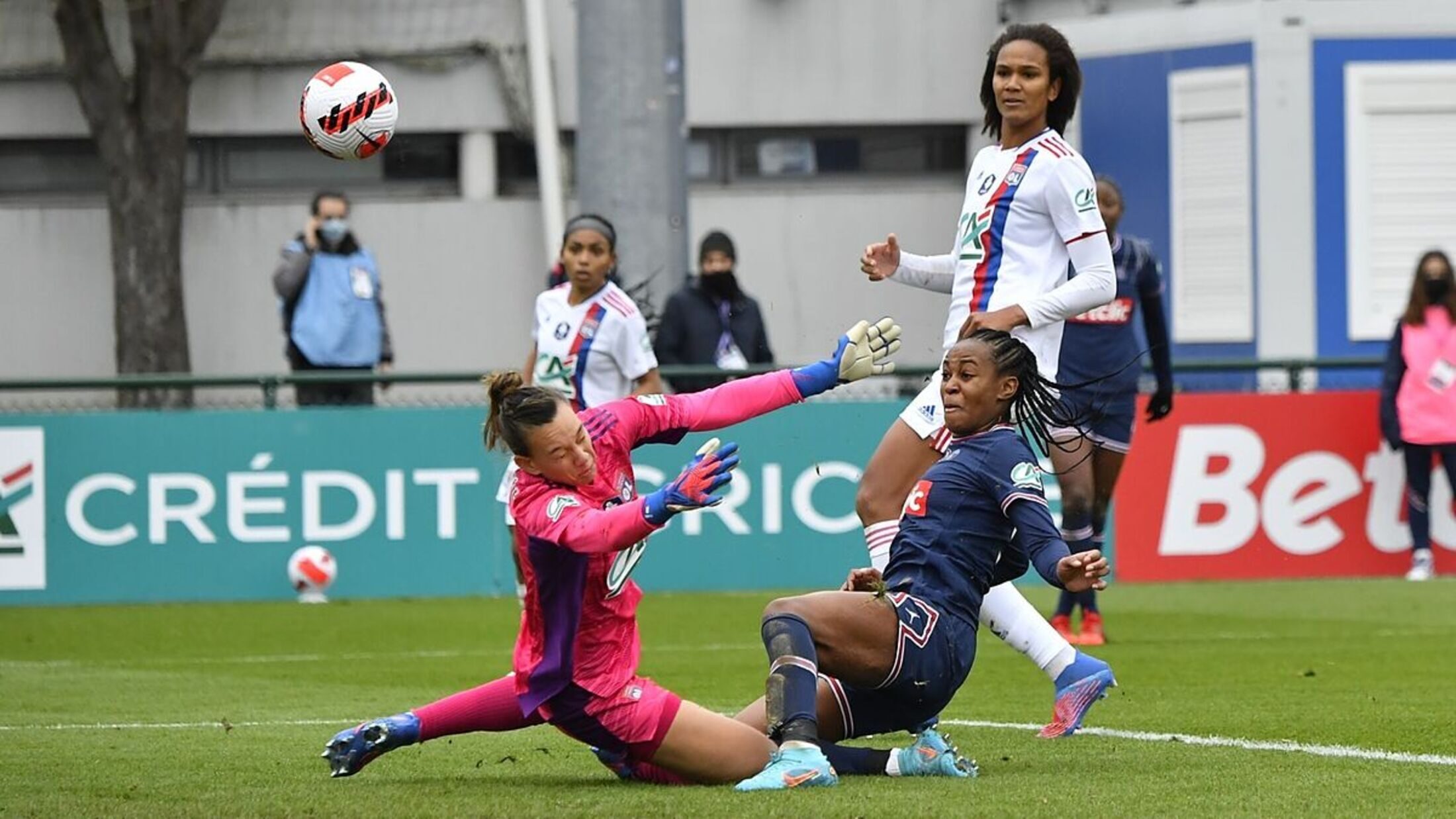 El Lyon de Christiane Endler enfrentará a PSG en la final de Copa de Francia