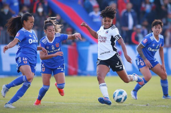 U de Chile y el CSD Colo-Colo se plantan contra el Campeonato Femenino de seis meses