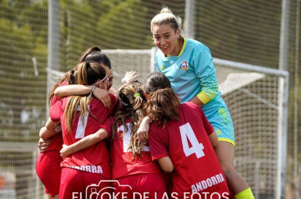 Paz González se suma a las chilenas por el mundo y debuta con ENFAF de Andorra