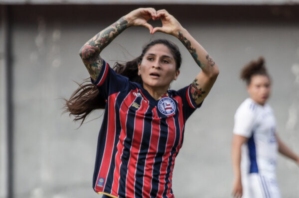 Yenny Acuña se estrena con gol en la derrota del Bahía en Brasil