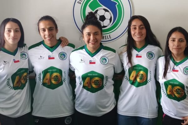 Deportes Puerto Montt oficializa nuevos cinco contratos