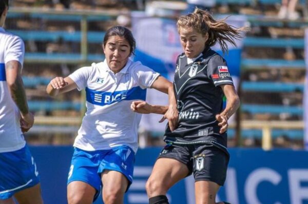 Santiago Morning supera a Universidad Católica en intenso partido