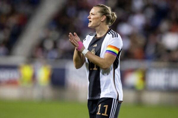 La FIFA aún tiene vetado el brazalete Onelove