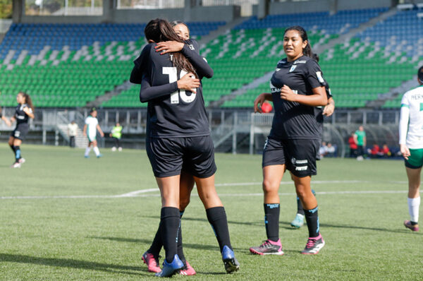 Deportes Iquique rescata un friccionado triunfo ante Puerto Montt