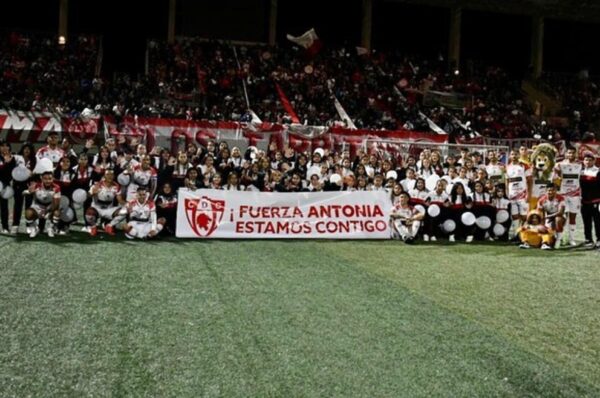 Todos los mensajes del fútbol a Antonia Araya de Deportes Copiapó