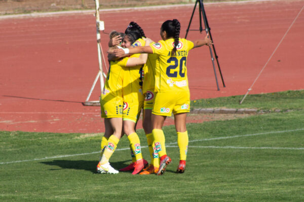 Universidad de Concepción vence con comodidad a la UC en Maipú