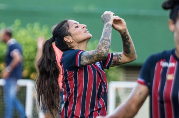 Yenny Acuña vuelve al gol en la derrota de Bahía ante Avaí-Kindermann