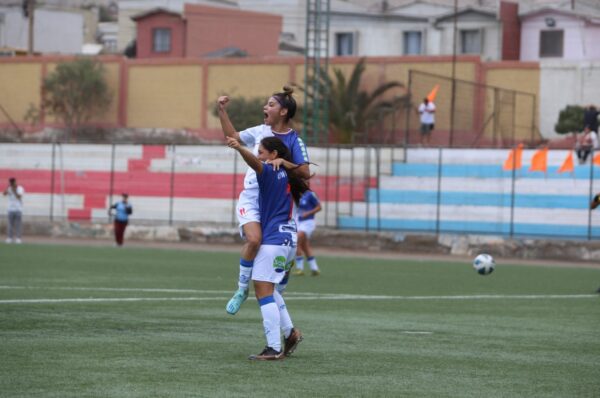 Antofagasta golea a Cobresal y sigue alargando su racha