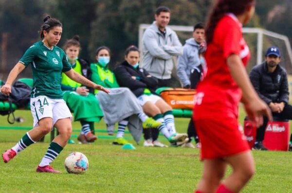 Ex jugadora de Santiago Wanderers revela que fue cesada sin previo aviso