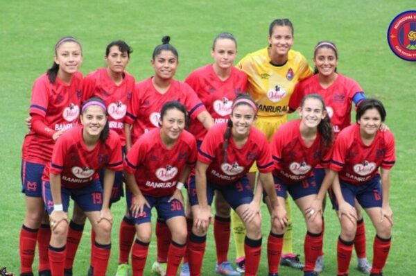 Municipal clasifica a semifinales en Guatemala con goles de Javiera Roa y Macarena Errázuriz