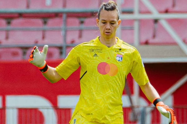 Christiane Endler va por el título de la Copa de Francia ante PSG