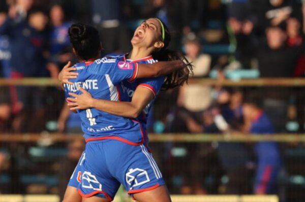 Universidad de Chile golea a Audax Italiano y continúa con puntaje ideal