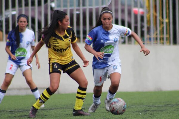 Caos en el fútbol formativo: Resta masiva de puntos modifica las clasificadas a play-offs