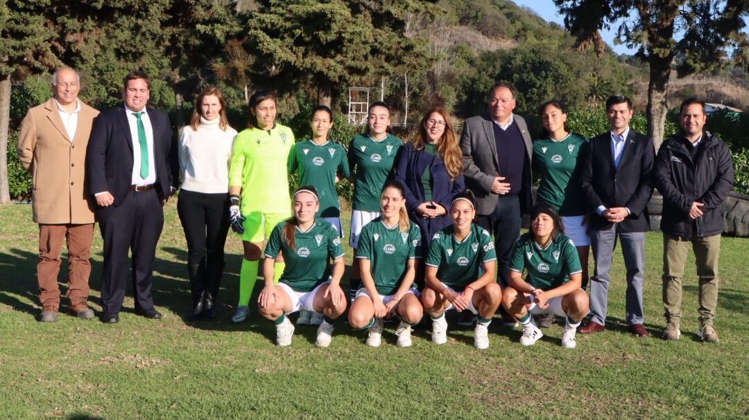 Santiago Wanderers presenta sus primeros nueve contratos profesionales