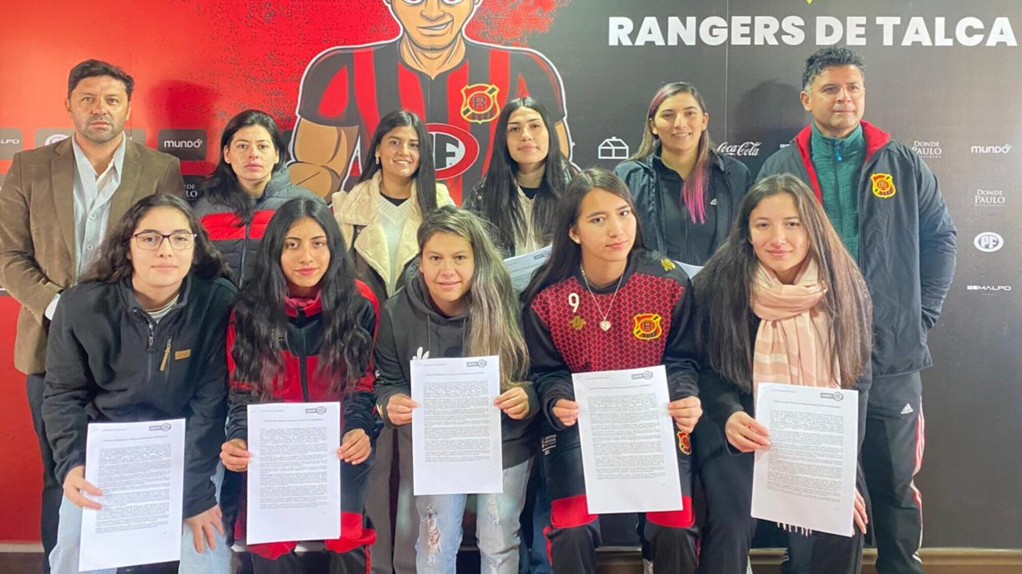 Rangers y 9 contratos más