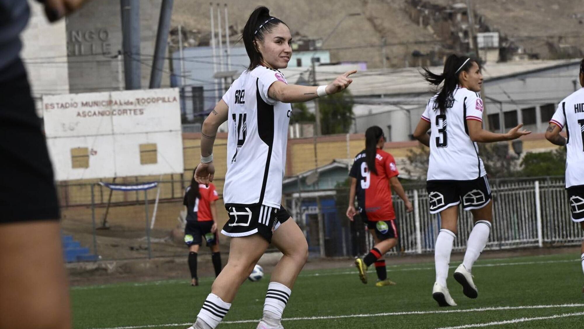 Javiera Grez de Colo-Colo dispara con todo contra el arbitraje