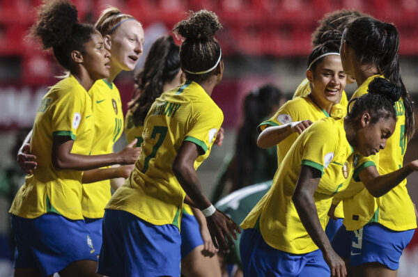 Brasil se la juega con permisos para ver el Mundial Femenino a sus funcionarios públicos