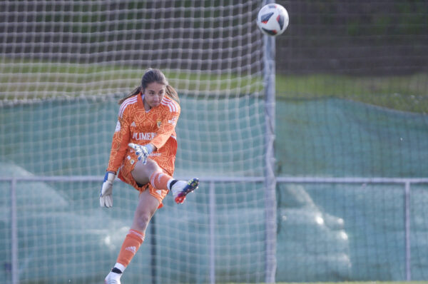 Antonia Canales le dice adiós al Real Oviedo luego de un semestre