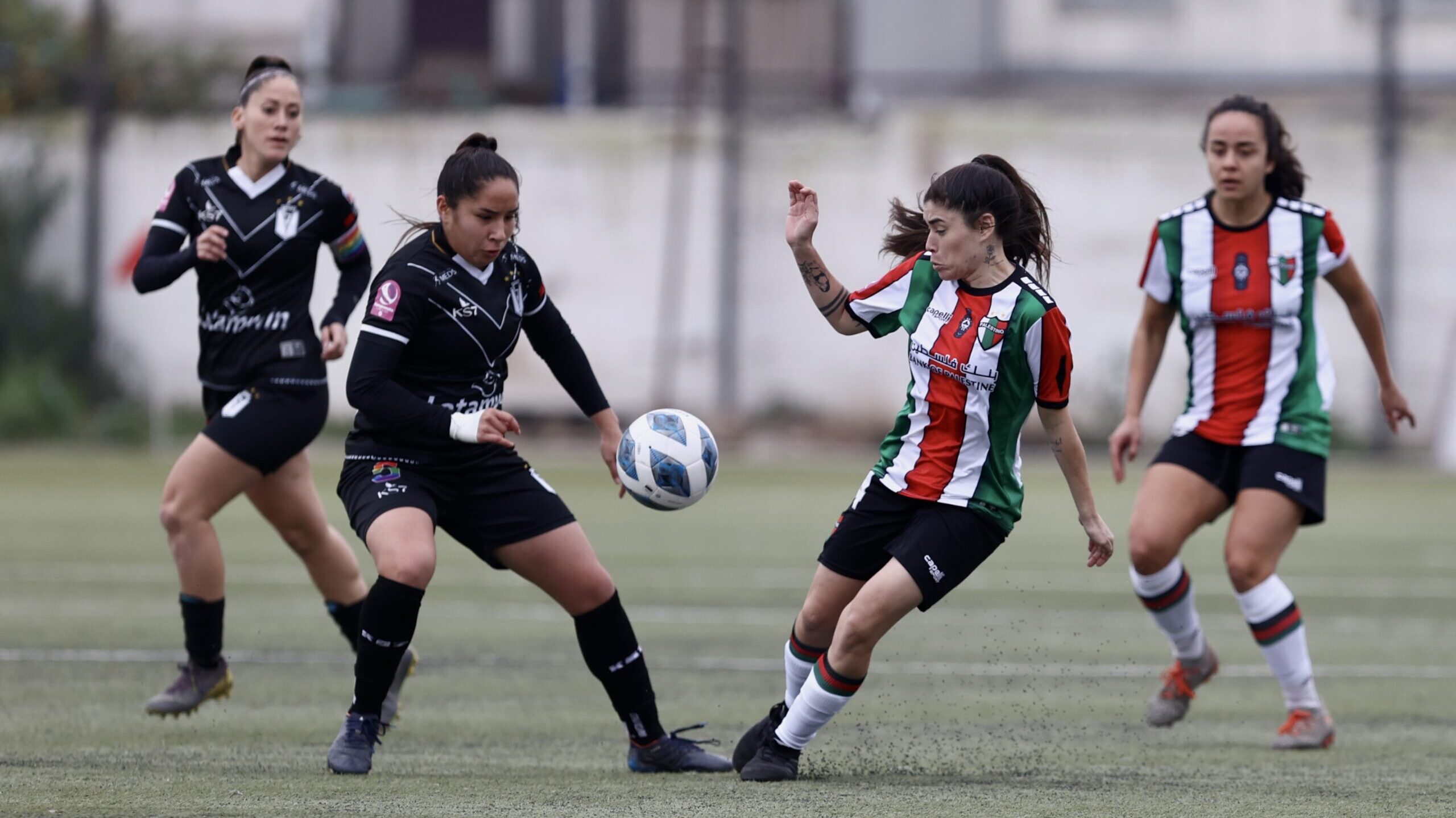 Palestino y Santiago Morning igualan en un intenso partido