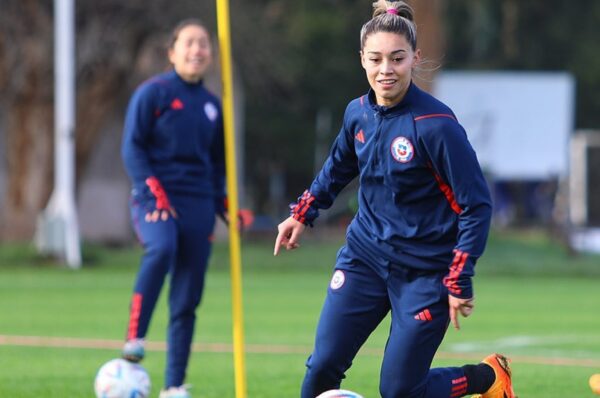 Karen Fuentes se muestra contenta por su debut en la Selección Chilena
