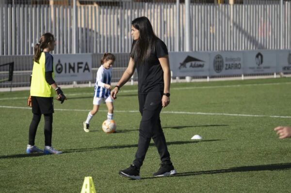 Bárbara Santibáñez será DT de la filial del Cacereño en España