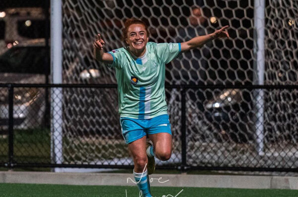 La heroína María José Rojas marca el gol de la salvación del Flinders United