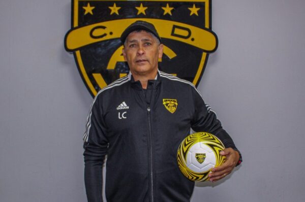 Fernández Vial se queda sin DT y despide a Luis Ceballos