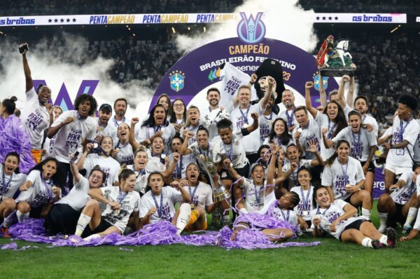 Corinthians es tetracampeón del fútbol brasileño y bate nuevo récord