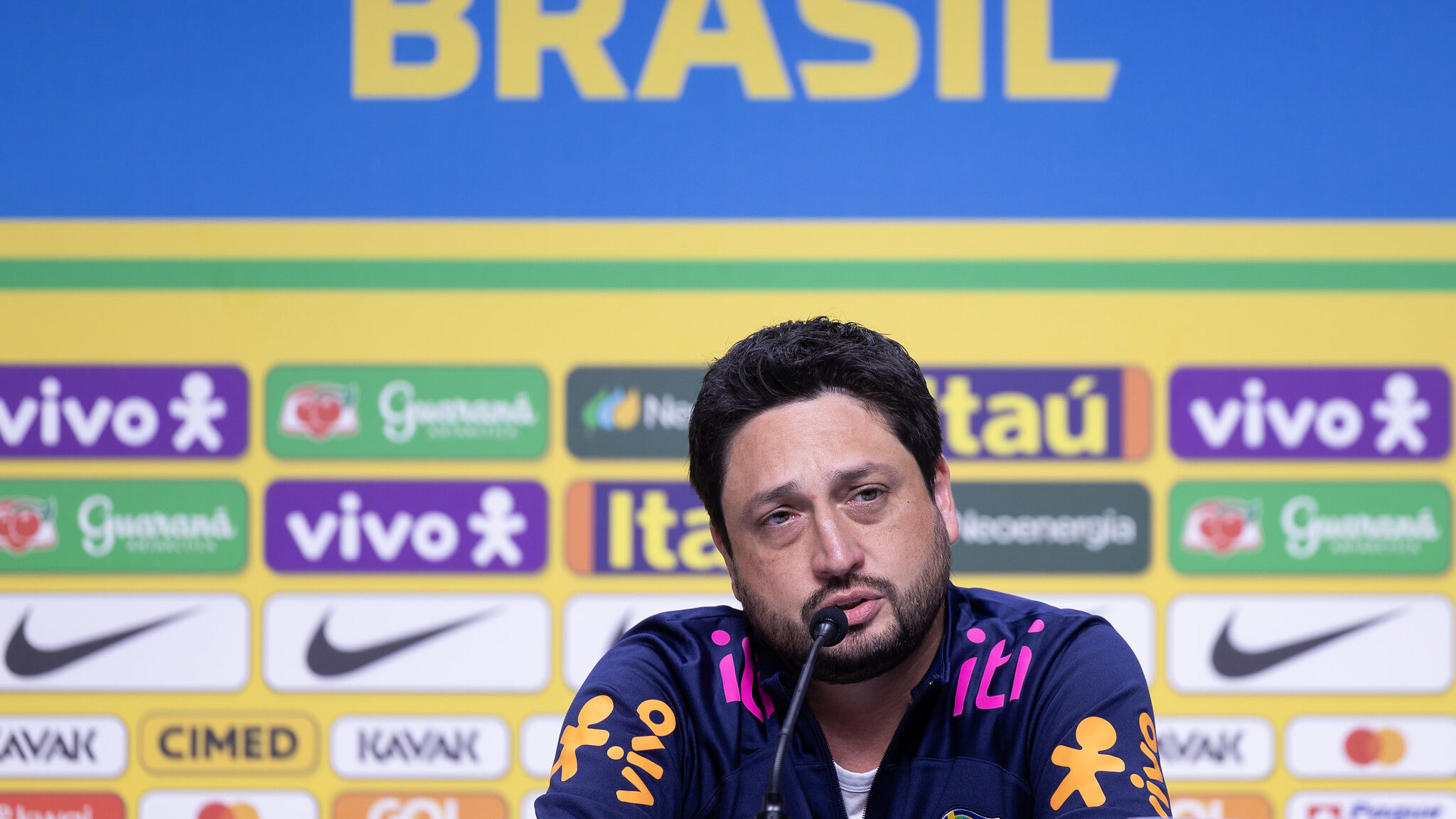 Arthur Elías dejará Corinthians y asume como DT de Brasil
