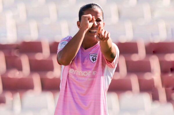 Karen Araya activa la ley del ex y anota gol en triunfo del Madrid CFF