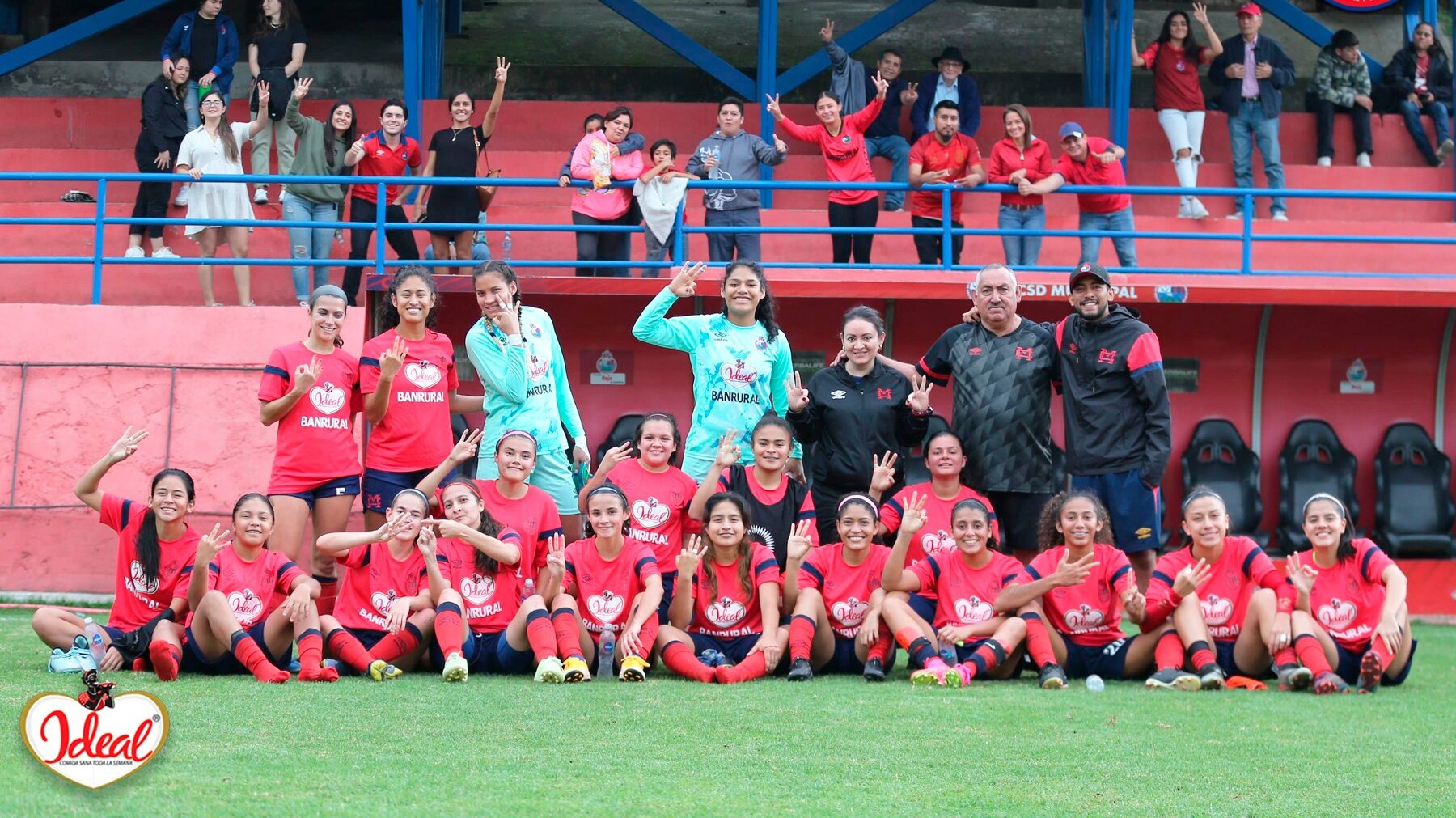 Javiera Roa se matricula con dos goles en goleada del Municipal en Guatemala