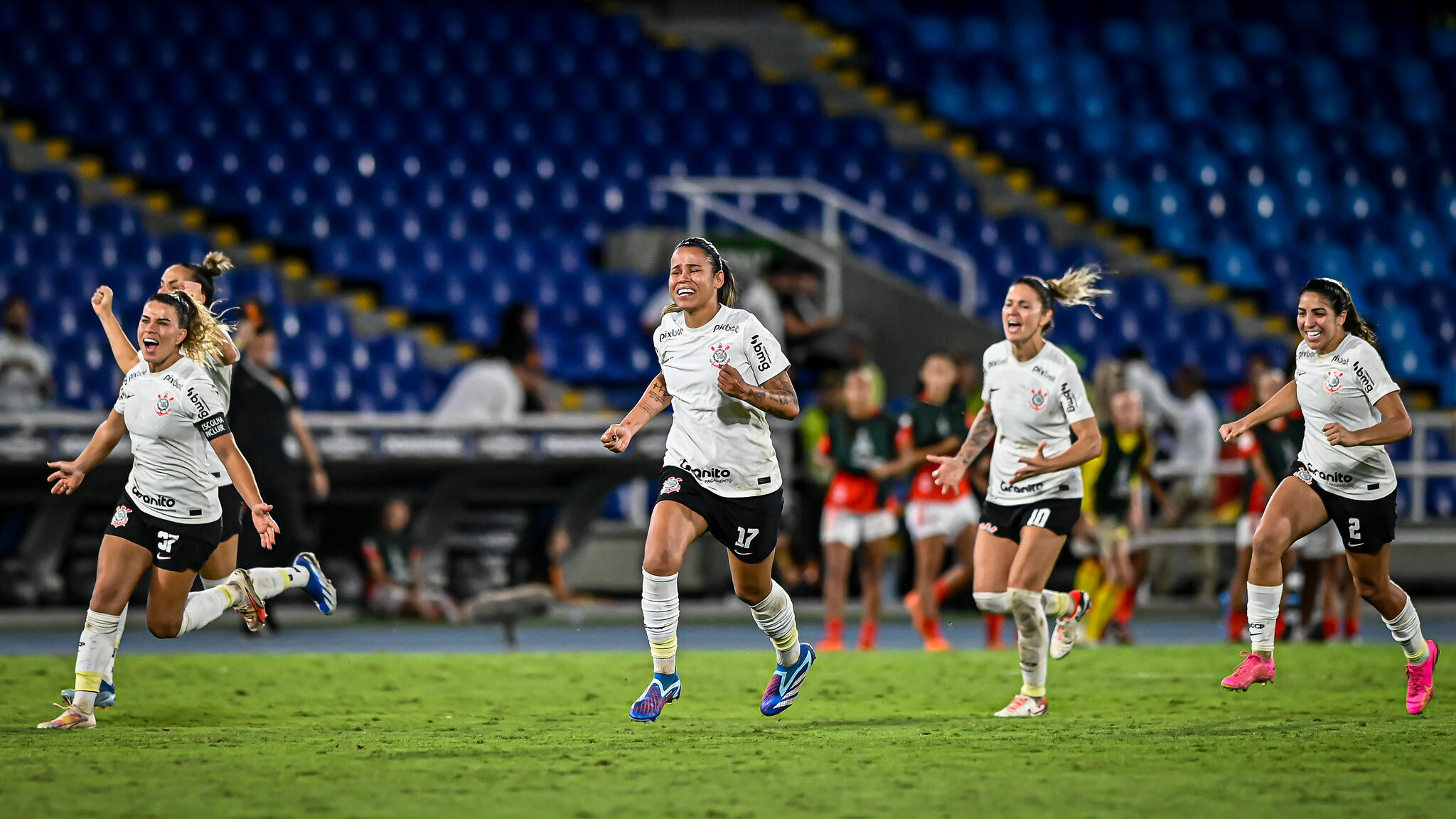 Corinthians supera a Internacional en penales y va a la final de Libertadores