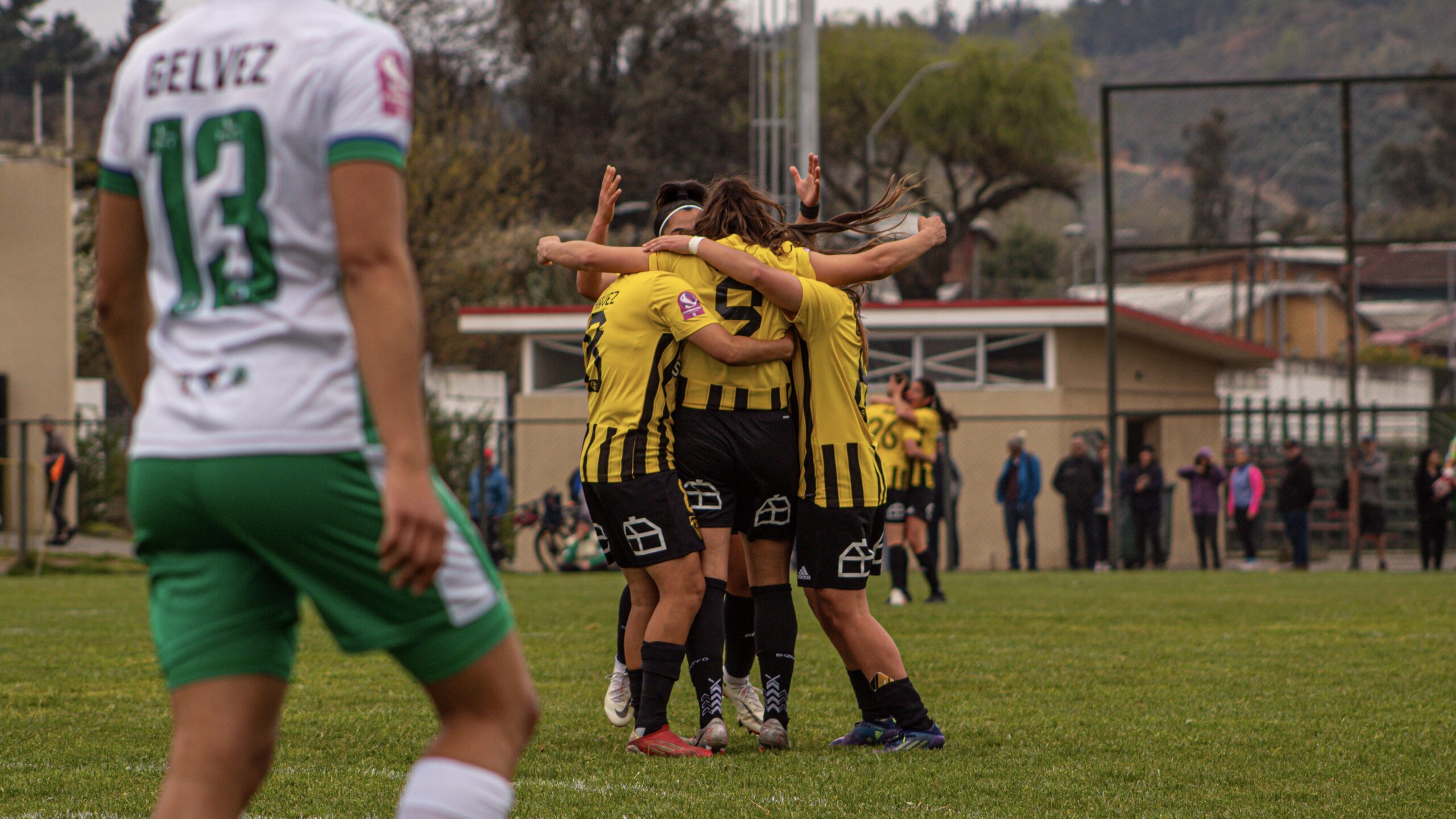 Fernández Vial logra la hazaña, vence a Puerto Montt y zafa del descenso