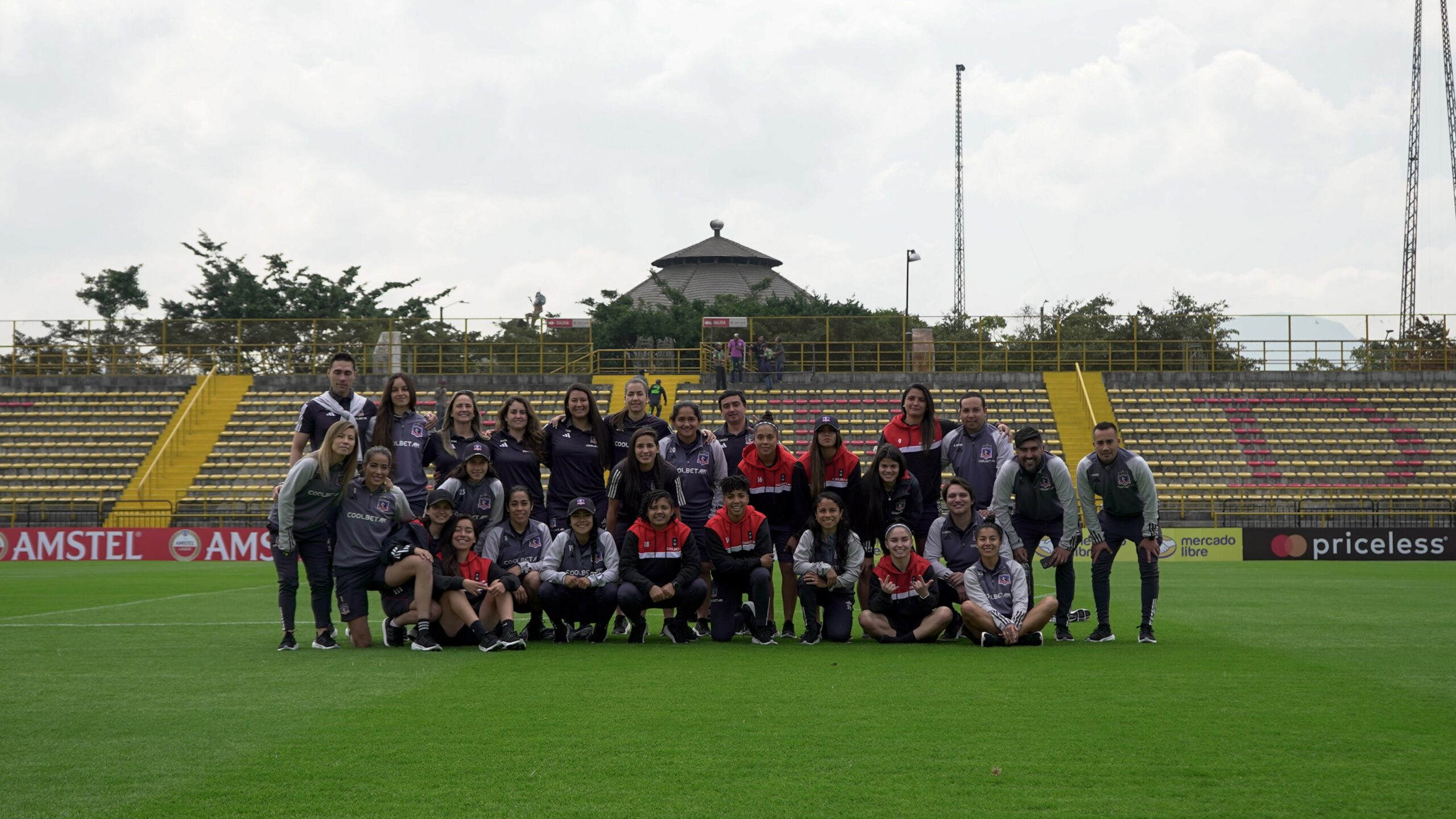 Colo-Colo reconoce cancha y adelanta su debut en la Libertadores 2023