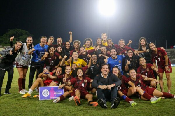 Venezuela se baja del fútbol femenino en Santiago 2023