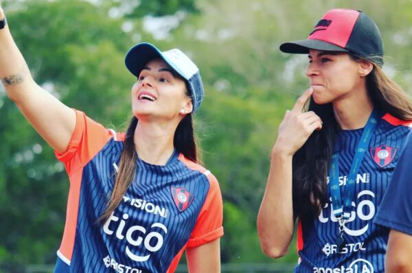 La brasileña Juliana Mojeszcyk entra a la terna para DT de U de Chile