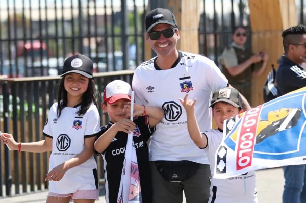 Colo-Colo bate el récord absoluto de público de fútbol femenino en Chile