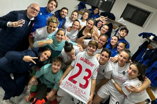 Isidora Hernández sigue en racha y se matricula con un doblete en Italia