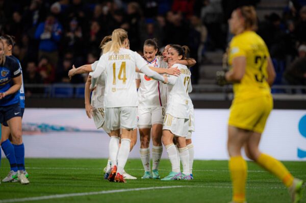 Olympique de Lyon vence al St Pölten y mantiene su invicto en la UWCL