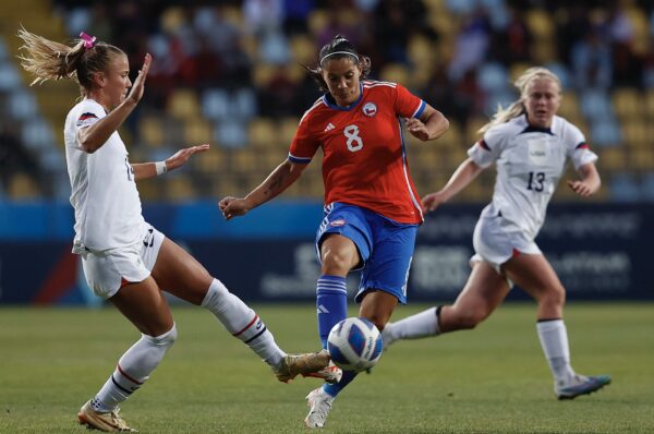 Karen Araya confirma que no jugará la final de Santiago 2023 con La Roja