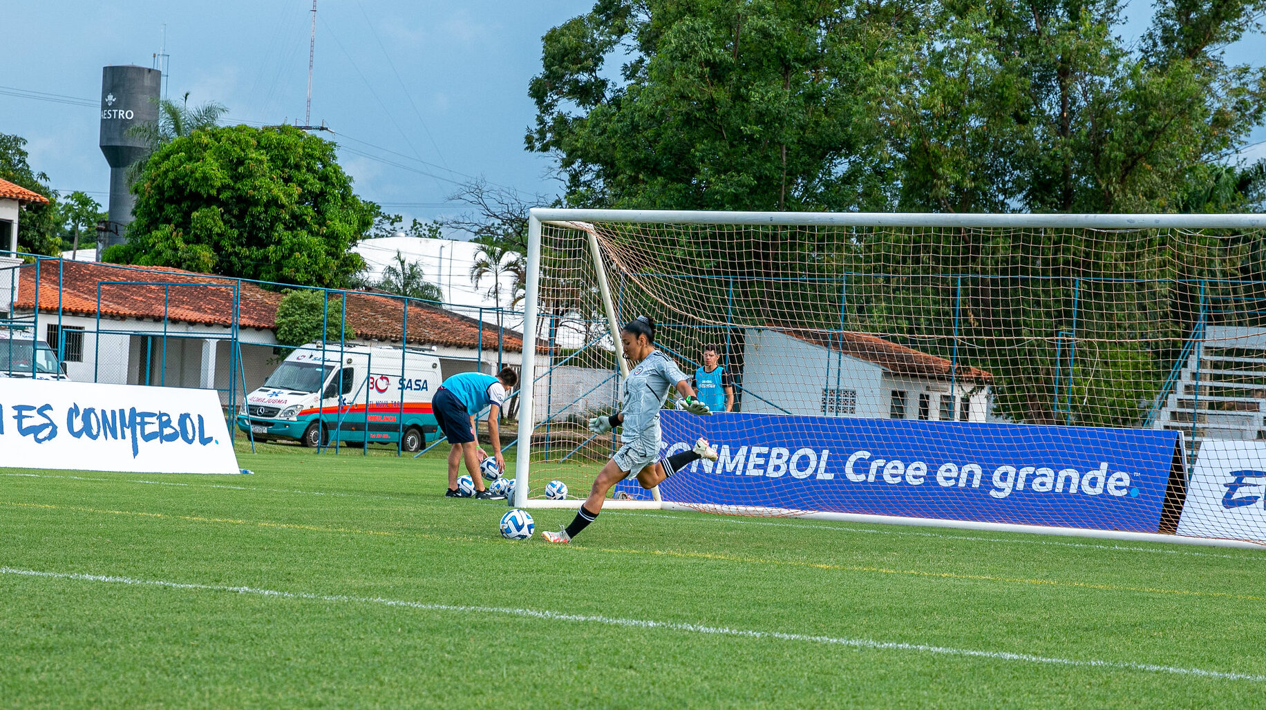 Constanza Barrientos brilla en el torneo Conmebol Evolución de Arqueros