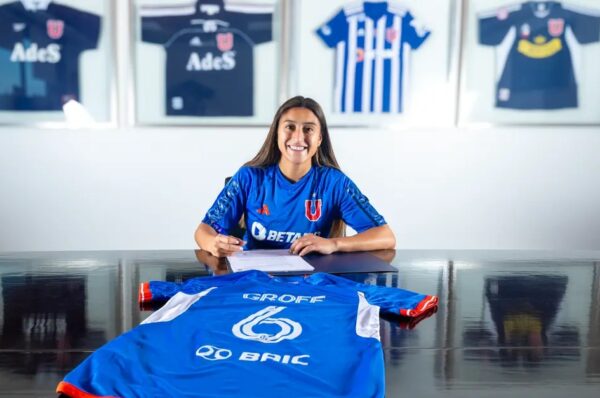 Llanka Groff firma su primer contrato con Universidad de Chile hasta 2025